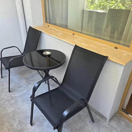 Stylish 2br Retreat 5m Walk To Sea Garden & شقة *
