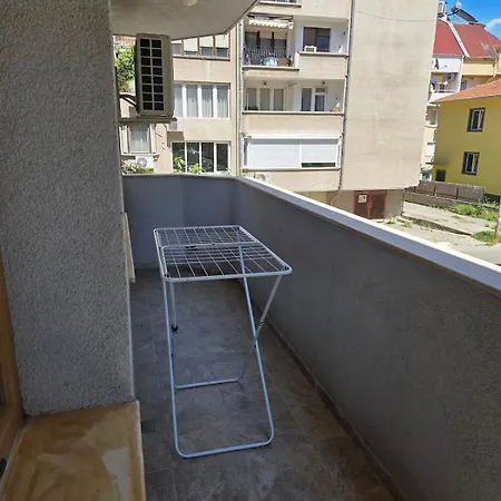 Stylish 2br Retreat 5m Walk To Sea Garden & * Burgas City